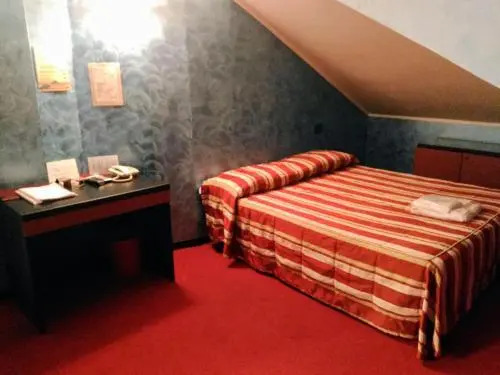 J Hotel