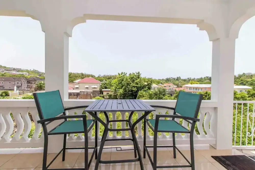 Runaway Bay Gem Villa