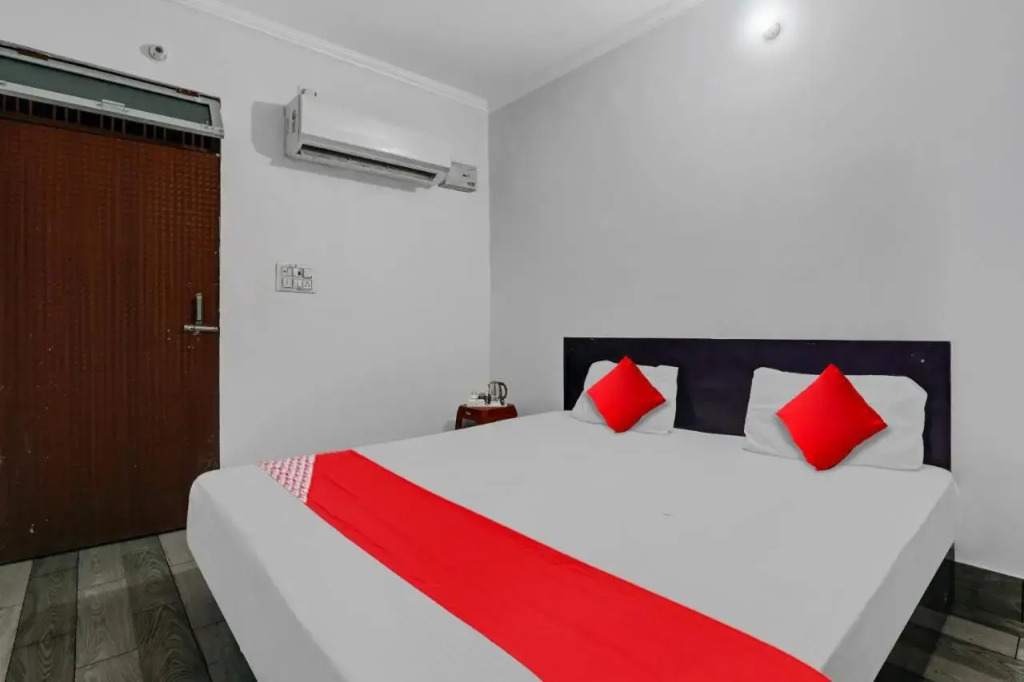 OYO Flagship 80648 Hotel Aastha