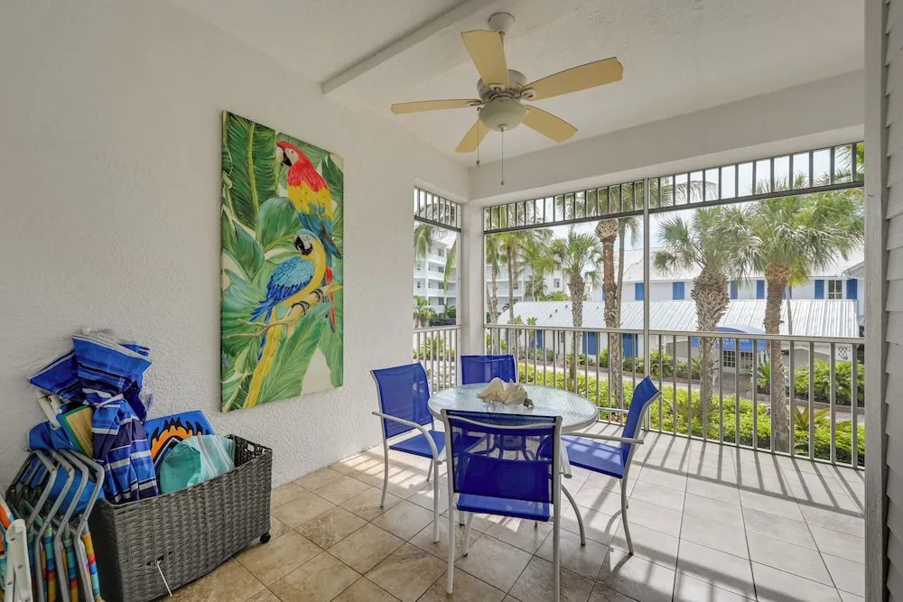 Marco Island Condo w/ Shared Pool & Hot Tub!