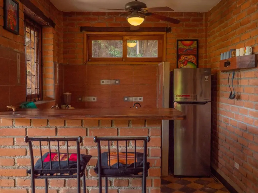 2 bedroom apartment in lush garden, 3 blocks from beach and center of San Juan