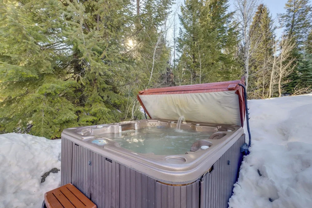 Ski-in/ski-out! Mtn-view Donnelly Home w/ Hot Tub