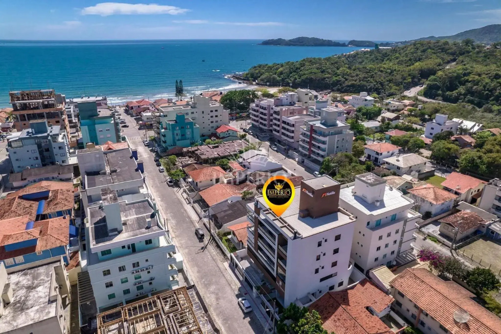310 - Belíssimo Apartamento na Praia de Bombas