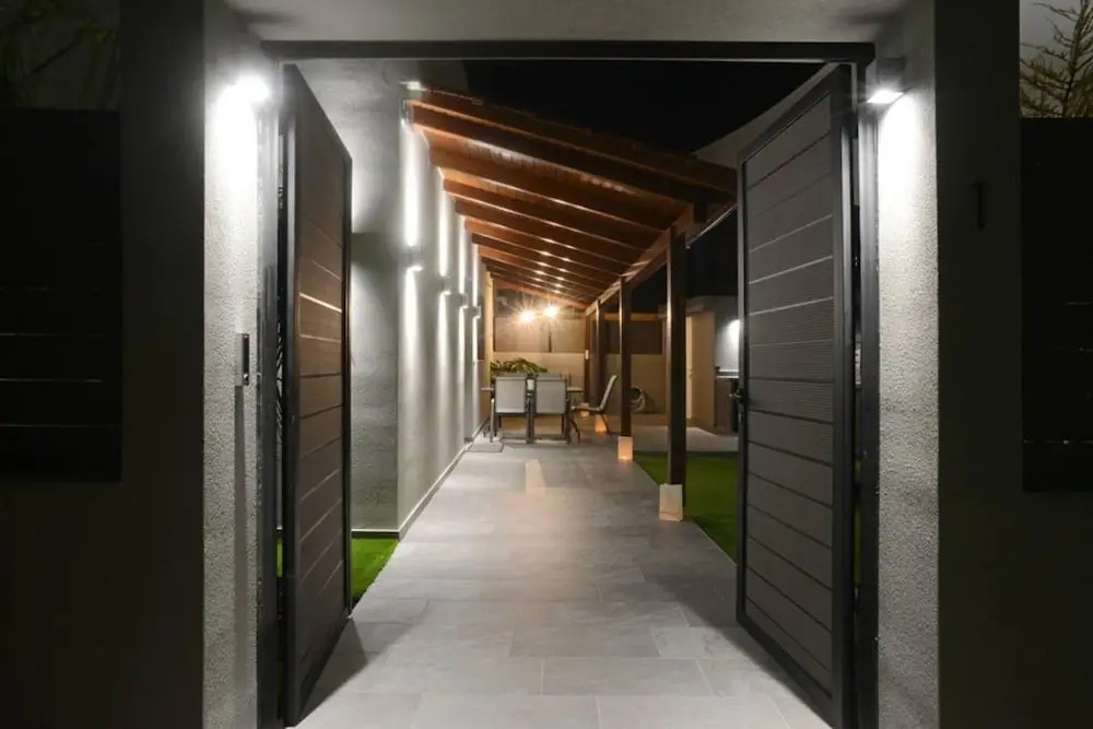 Damona 2BR Luxury Home With Garden