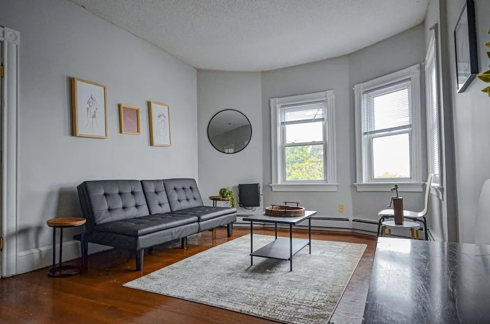 Modern2Bd Apartment