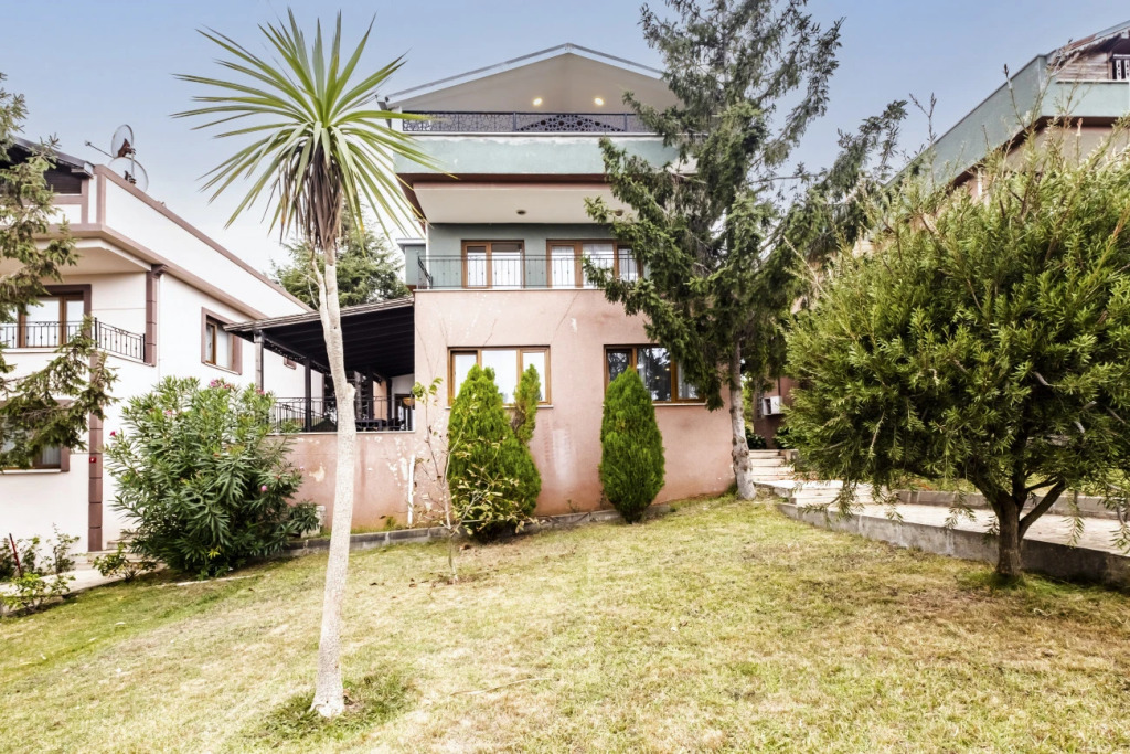 Remarkable Villa Close to Beach With Pool in Sile