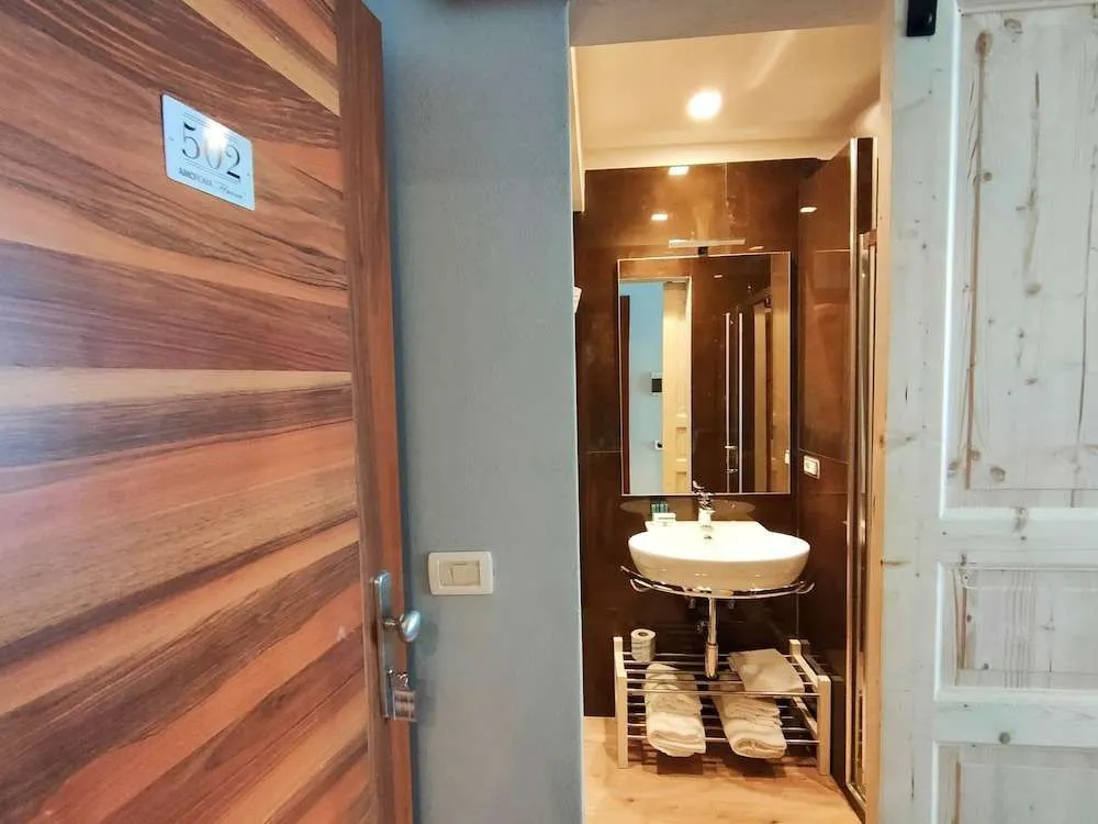 Flavia Suite
