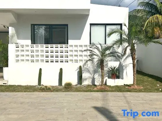 LIB · Shixiwu Homestay (Wanning Riyue Bay)