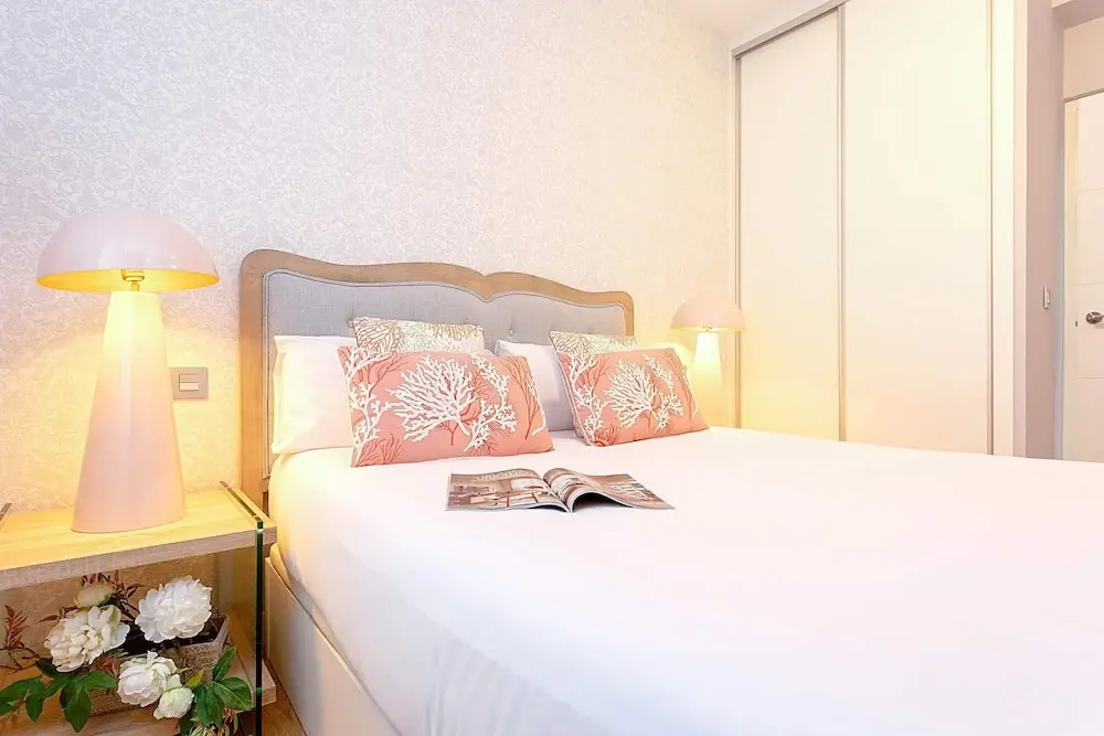 Genteel Home Amira