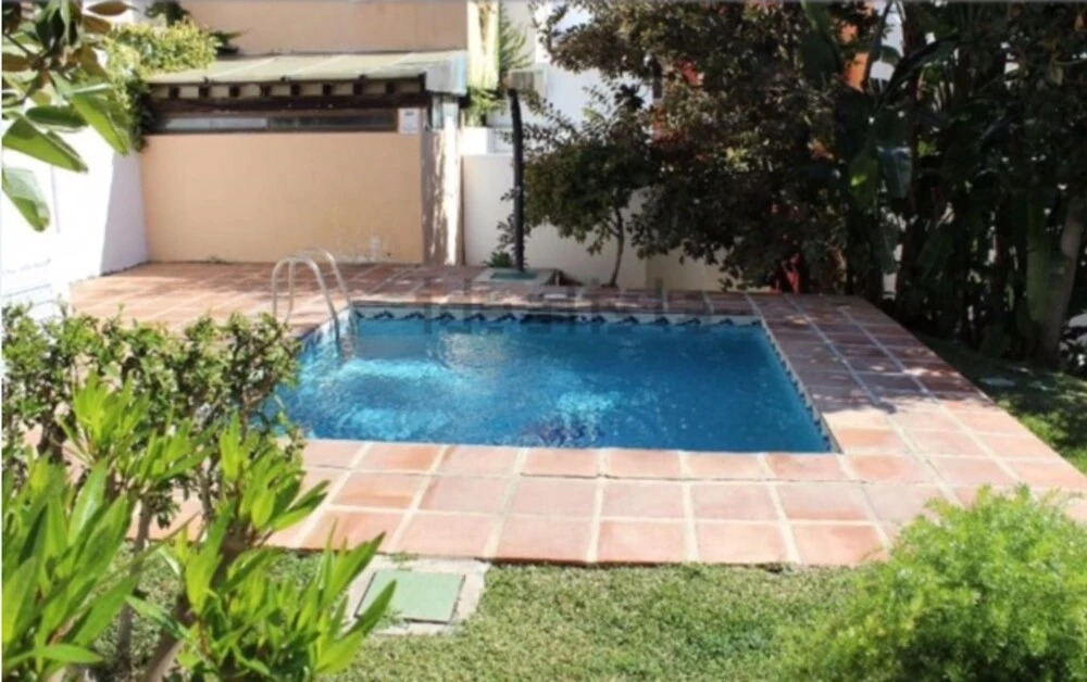 House With 4 Bedrooms in Marbella, With Pool Access, Enclosed Garden a