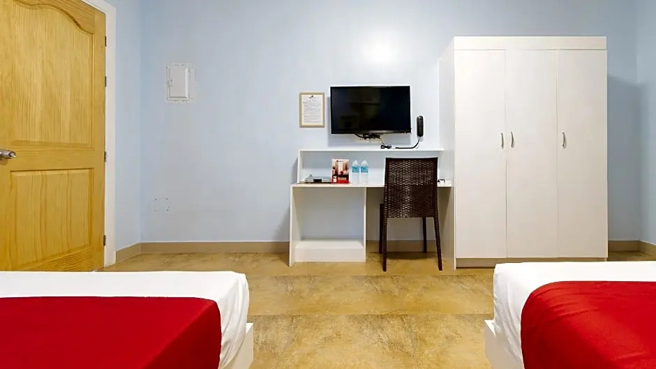 RedDoorz Plus near Lapasan Plaza Cagayan de Oro