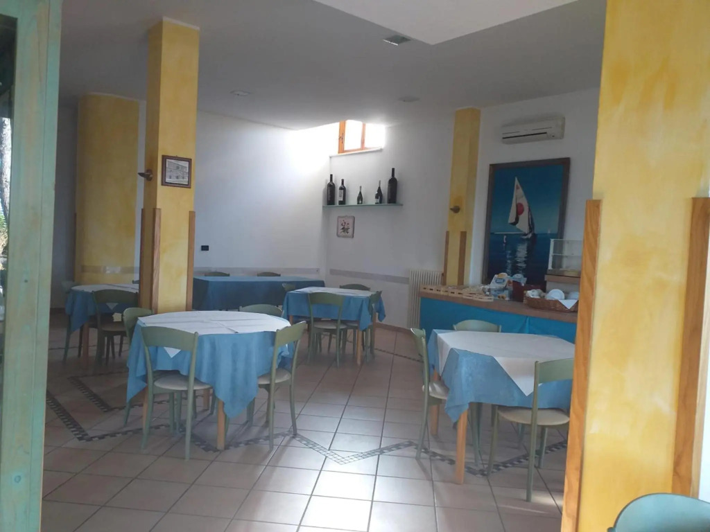 Room in B&B - Spacious Double Room Right by the sea