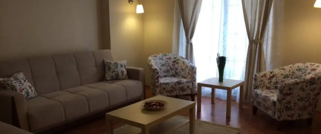 Kinzi House Apart Hotel
