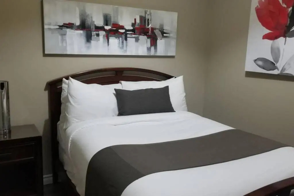 Cozy 1-BDR Suite #20 by Amazing Property Rentals