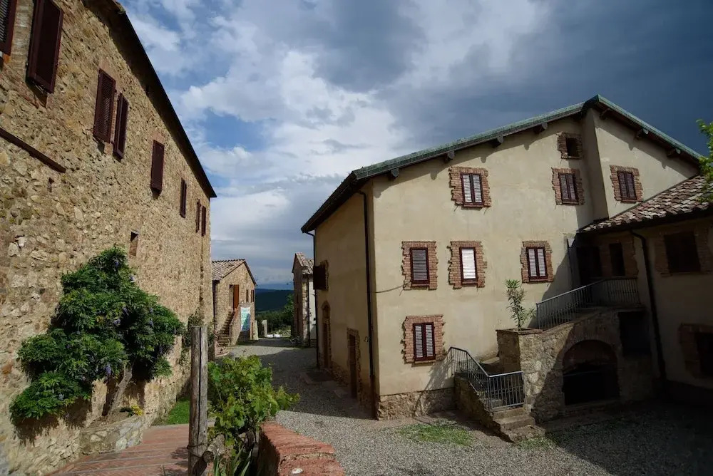 Welcoming Farmhouse in Monticiano with Garden