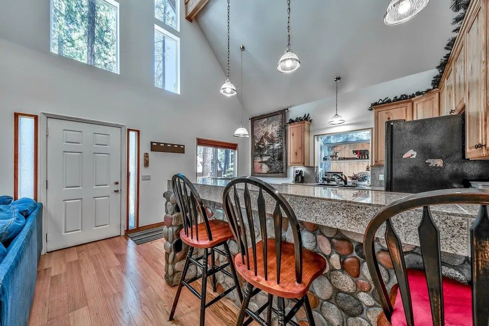 2716HM Hank Monk - 2 Br Chalet