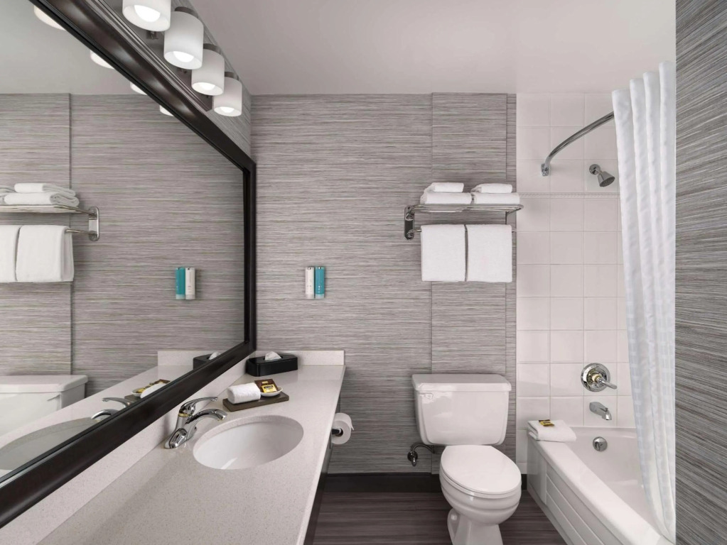 BEST WESTERN PLUS Carlton Plaza Hotel