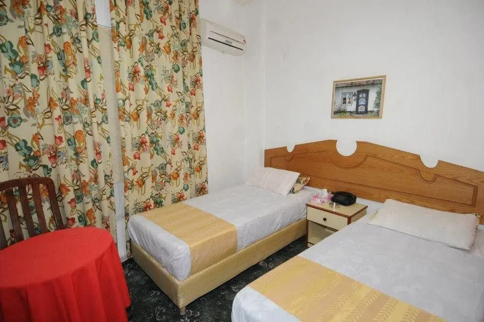Elgee Hotel