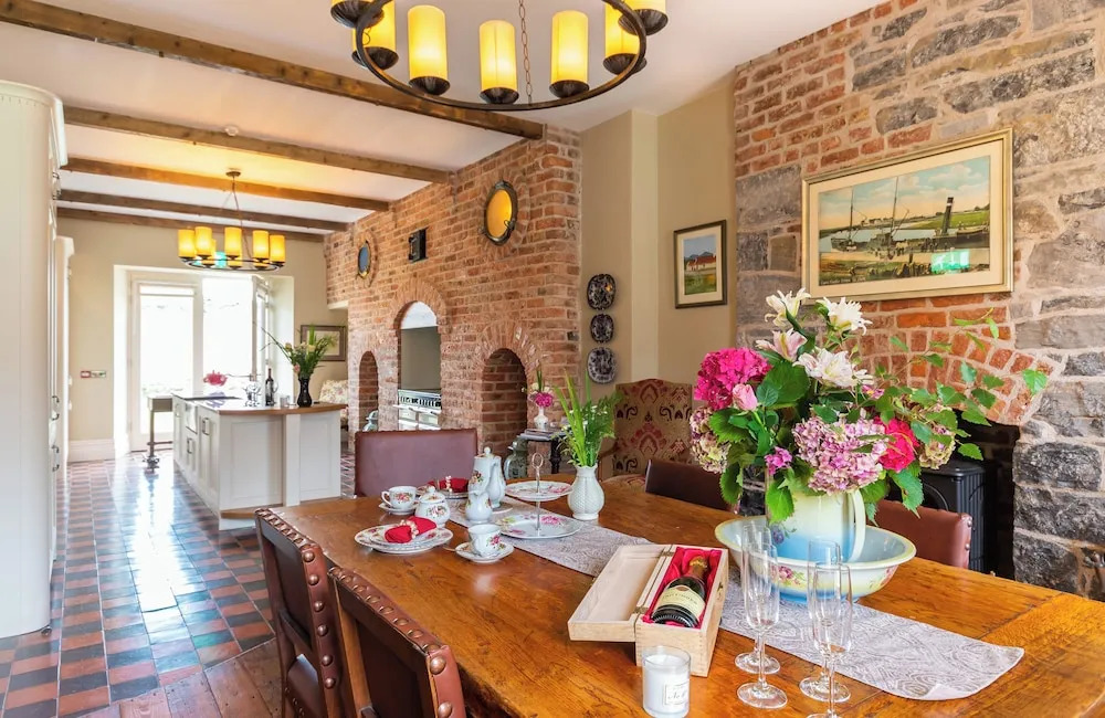 Beautifully Restored Soldier s Barracks to Sleep 10 People