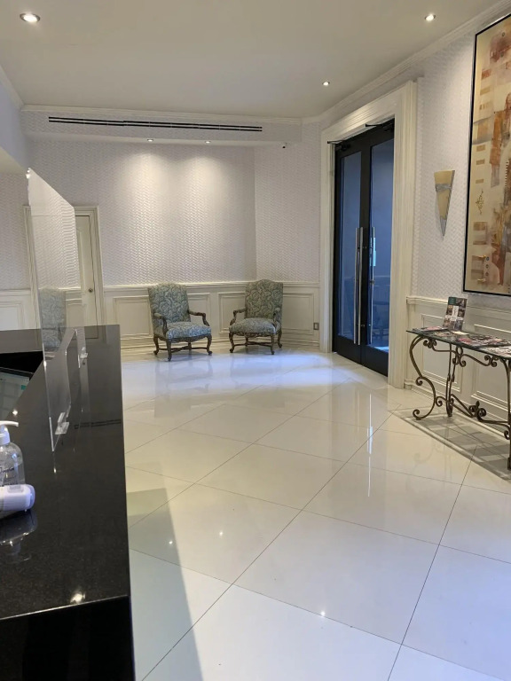 Rose Hotel