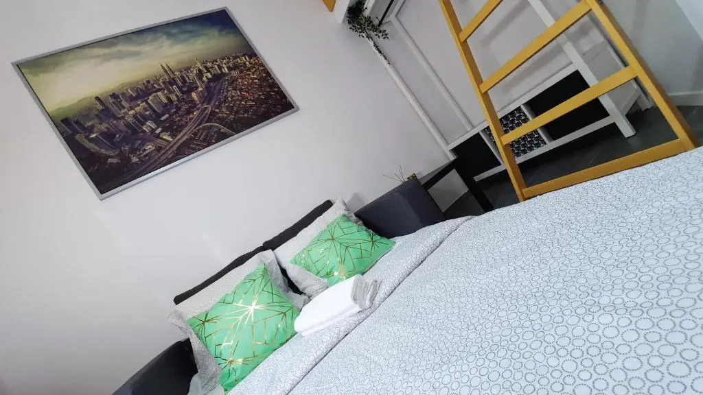 Trzypokojowy apartament KATOWICE Damrota 4