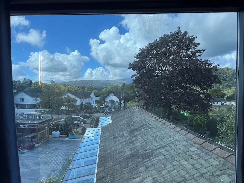 Waterhead Rooms & Suites - Parking and Light Breakfast