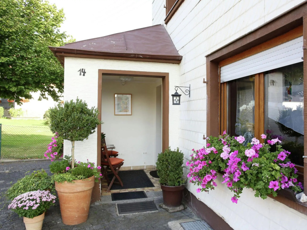 Apartment with terrace in the garden