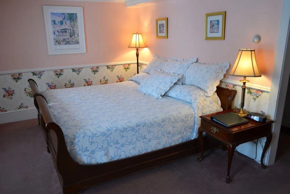 Bay View Inn