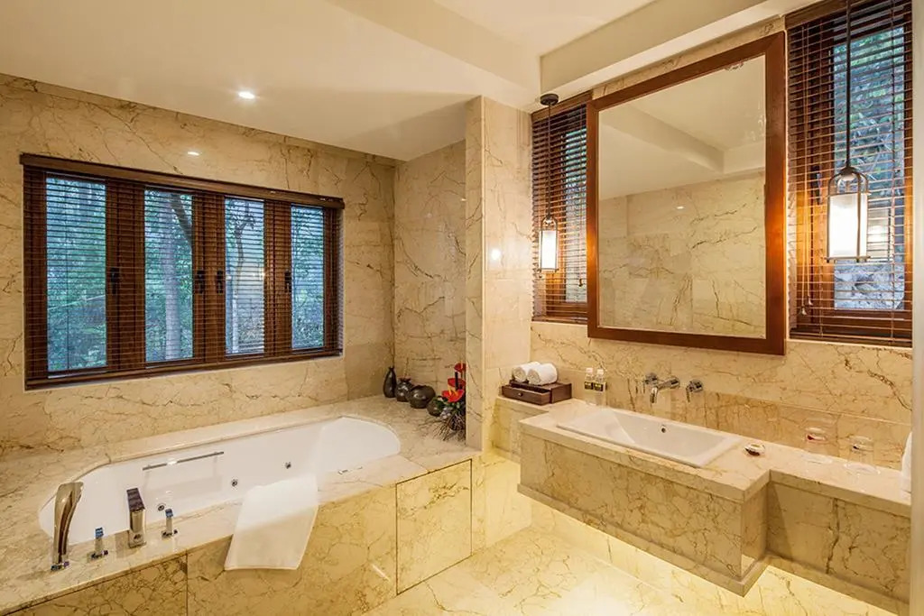 Wuzhishan Yatai Rainforest Resort Hotel