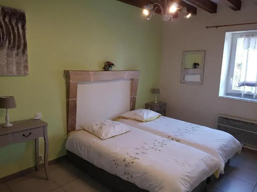 Gîte tout confort près du circuit des 24 Heures, cadre verdoyant, étang clos, 6 pers., lits faits - FR-1-410-207