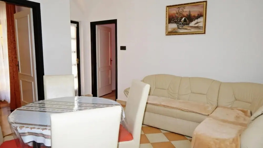 Apartment- 4 1 2 in Zalakaros