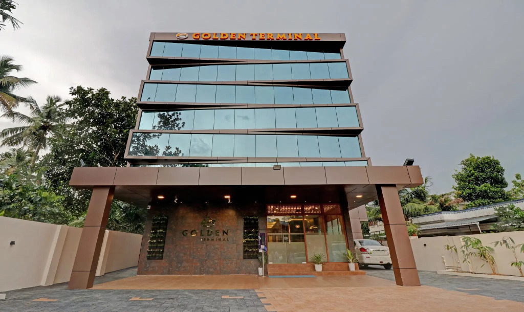 Treebo Golden Terminal Kochi Airport With Swimming Pool
