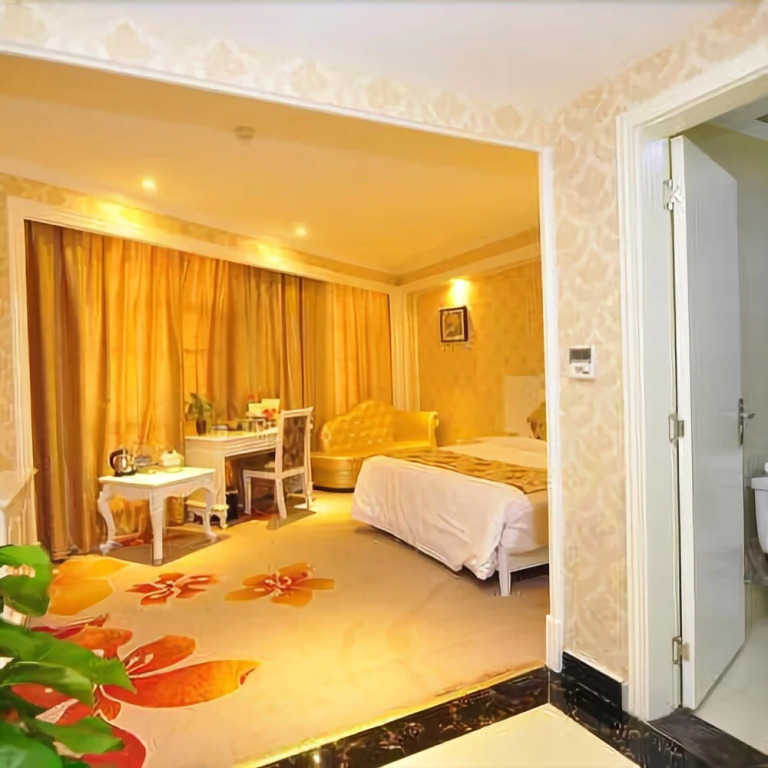 Dynasty Hotel