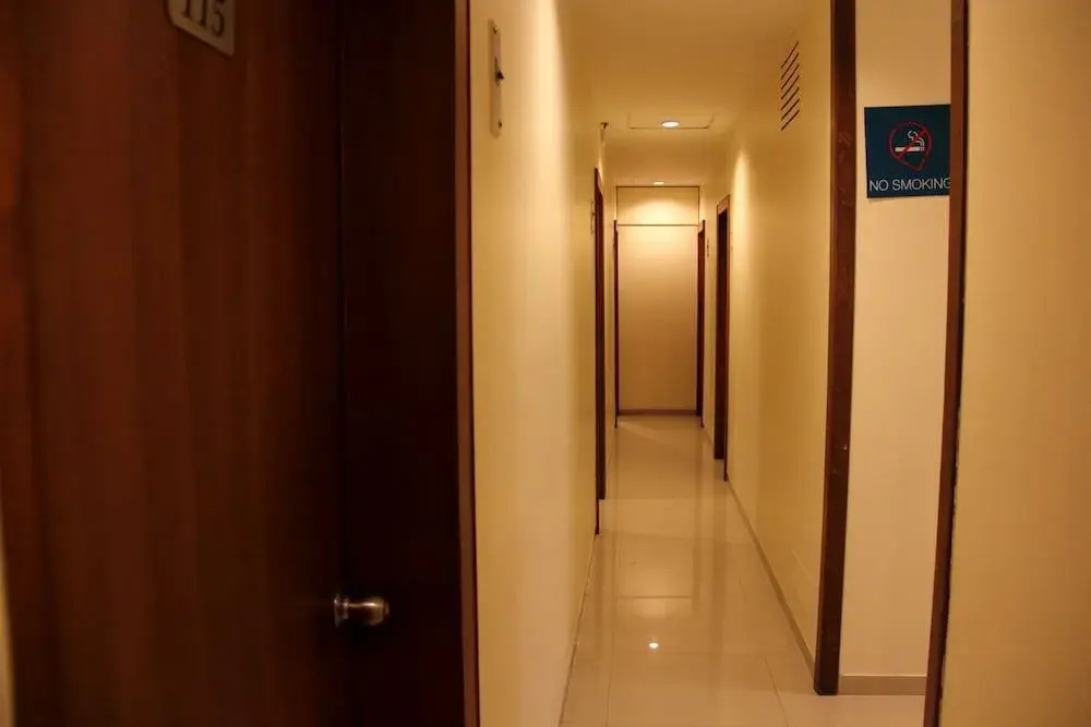 OYO 1194 Hotel Gulmohr