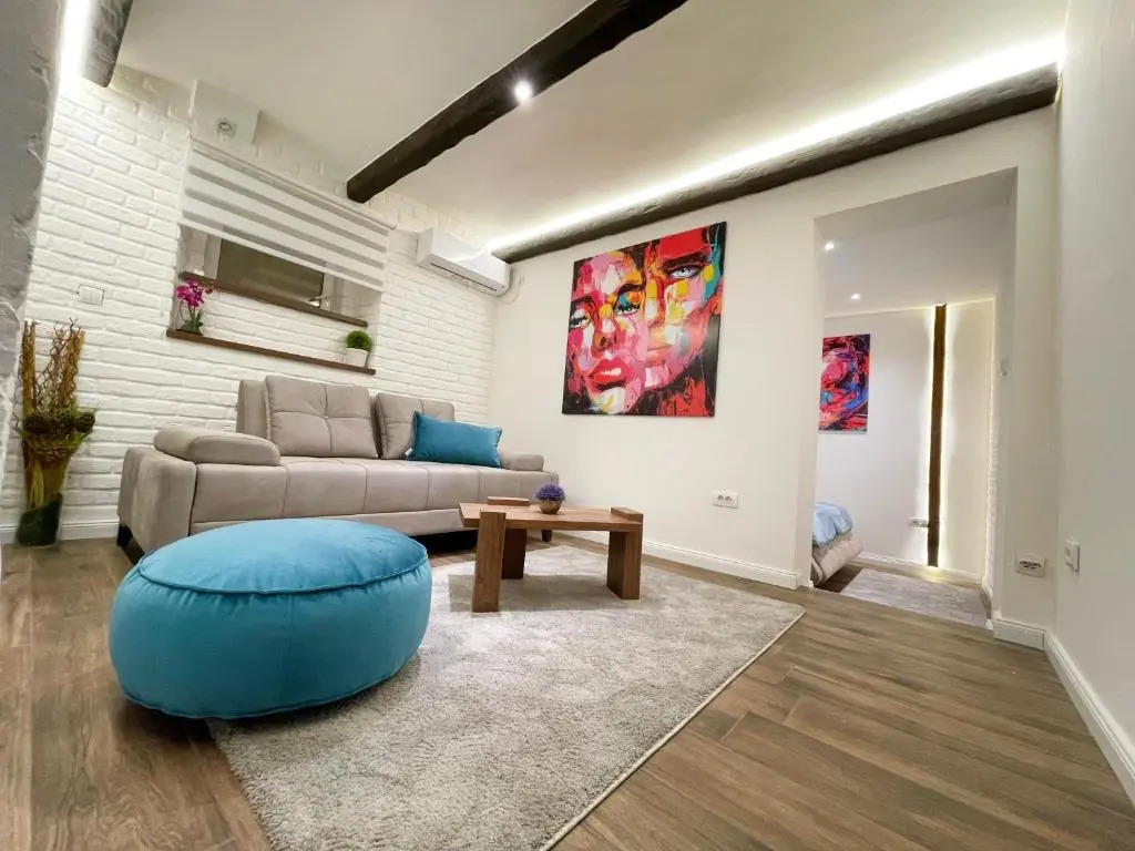 Colorway Apartment