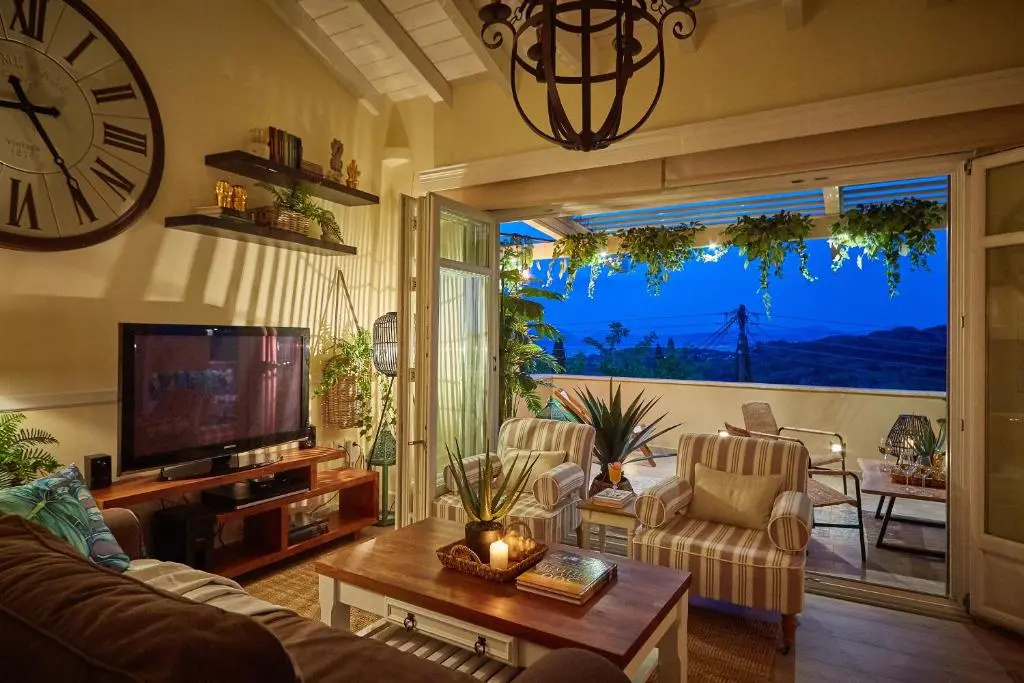 Village House Lianelia Boutique