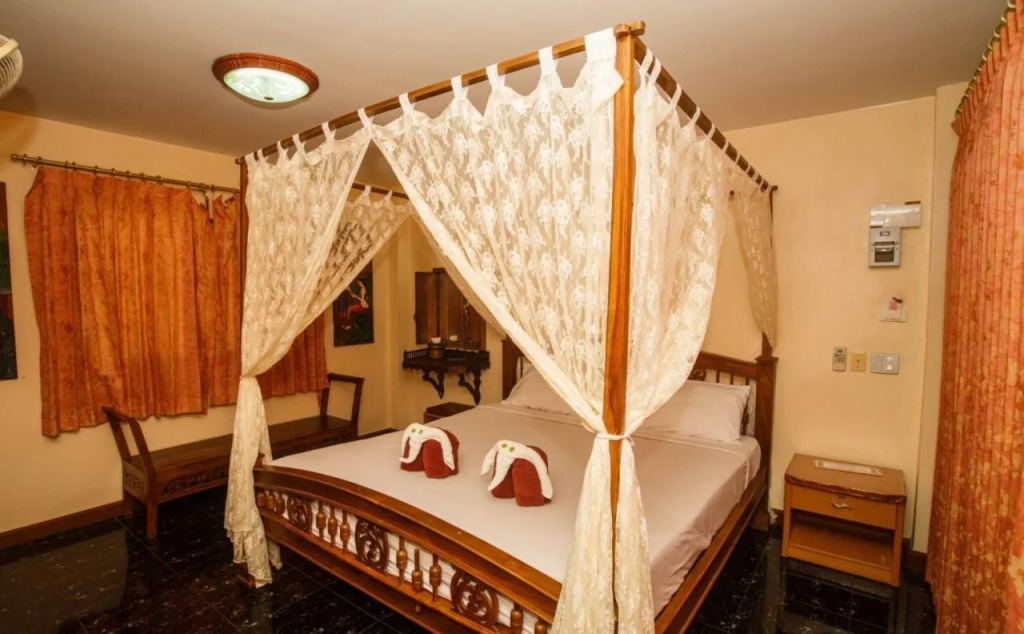 Noble Night Guesthouse