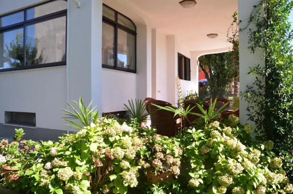 Apartments Bertok