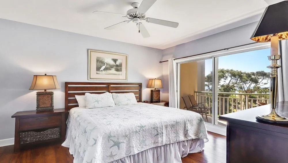 302 Windsor 1 Bedroom 2 Bathrooms Condo