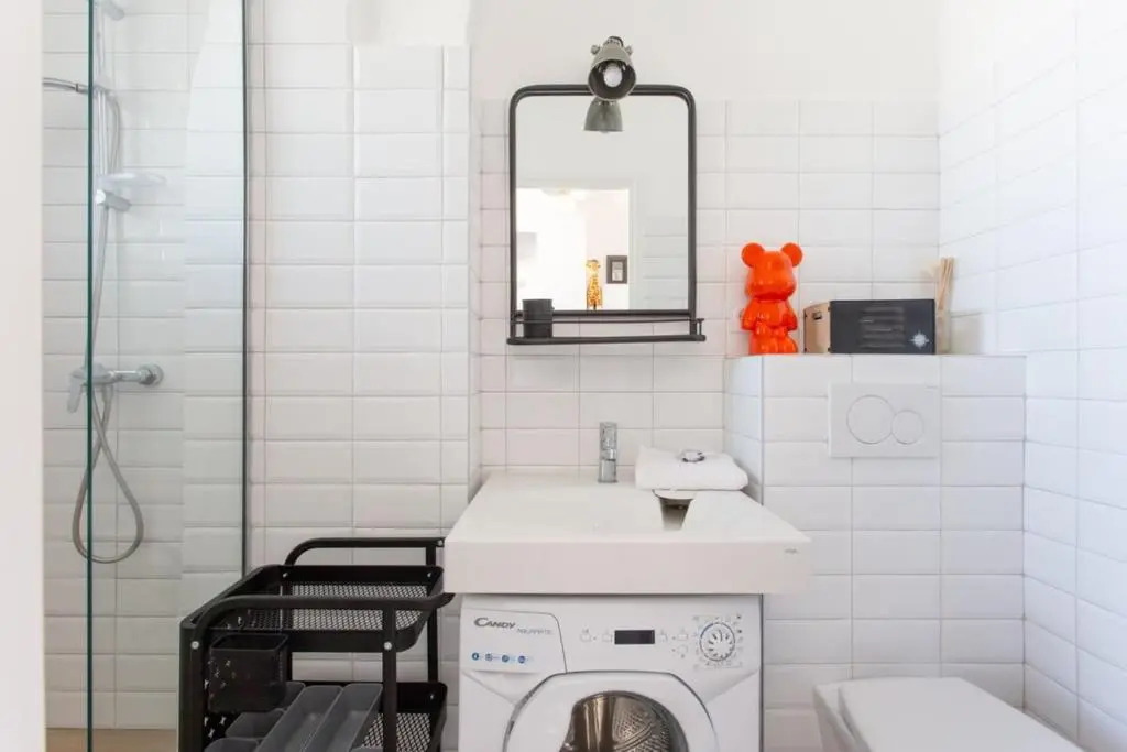 Furnished air-conditioned studio classified 2 stars near the beach&old port