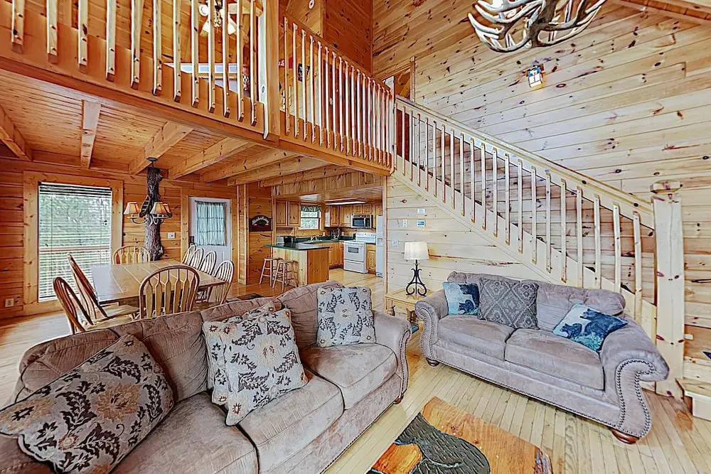 New Listing! Dollywood W/ Private Hot Tub 4 Bedroom Cabin