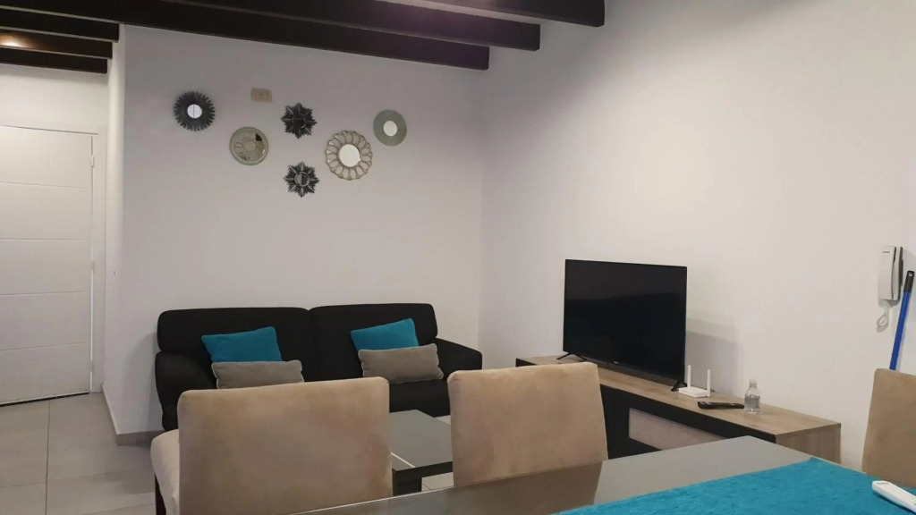 Apartamento Deluxe Senderos del Vino I, con desayuno y cochera, Piscina opcional
