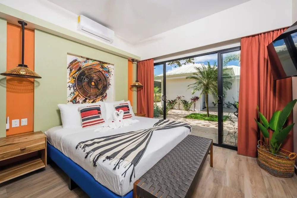 Duna Property - 2 Villas 2 Pools 7 Br Luxury Oasis Centrally Located