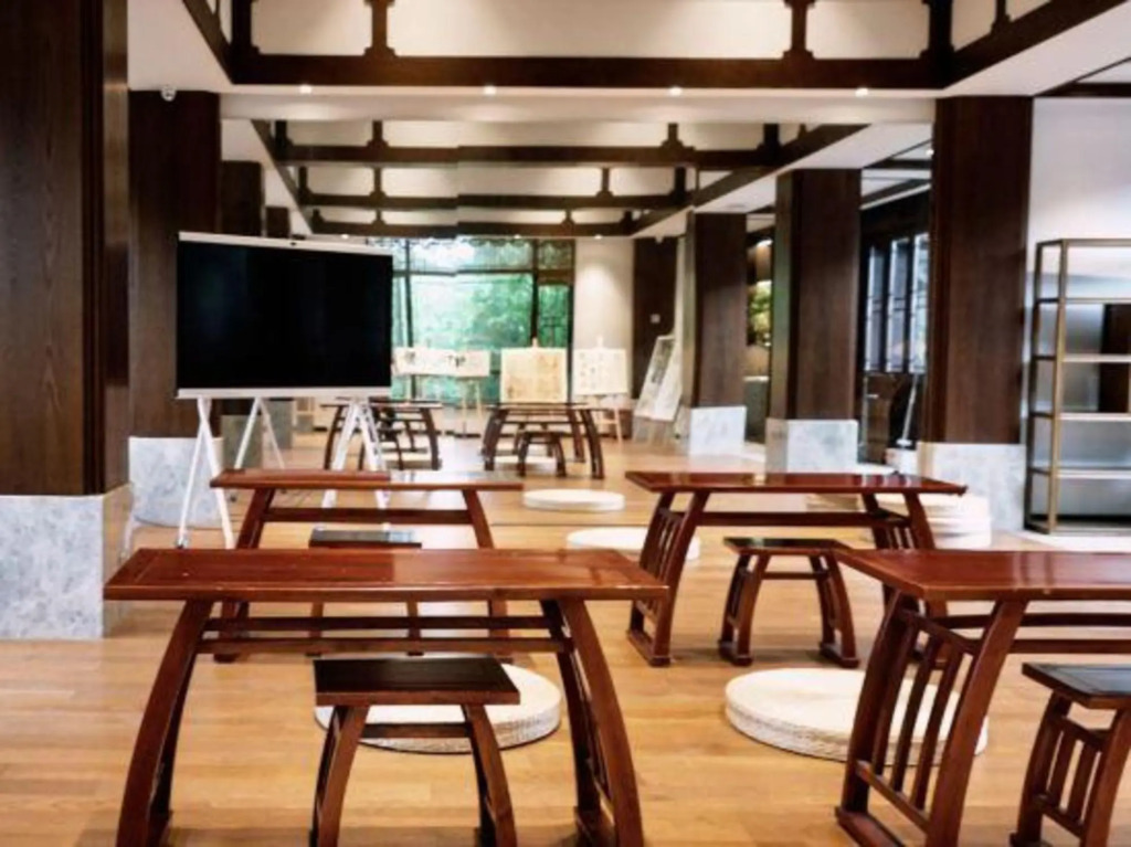 Yangzhou Slender West Lake National Medical College Heyi Hotel