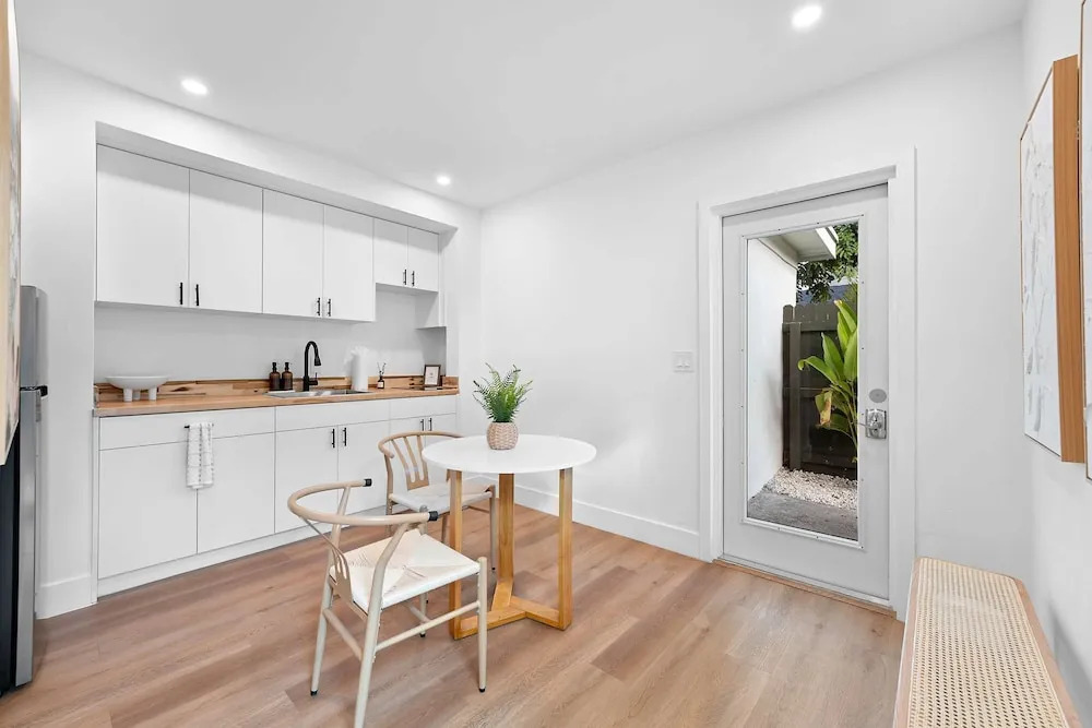 921 Apartment 4 in Fort Lauderdale