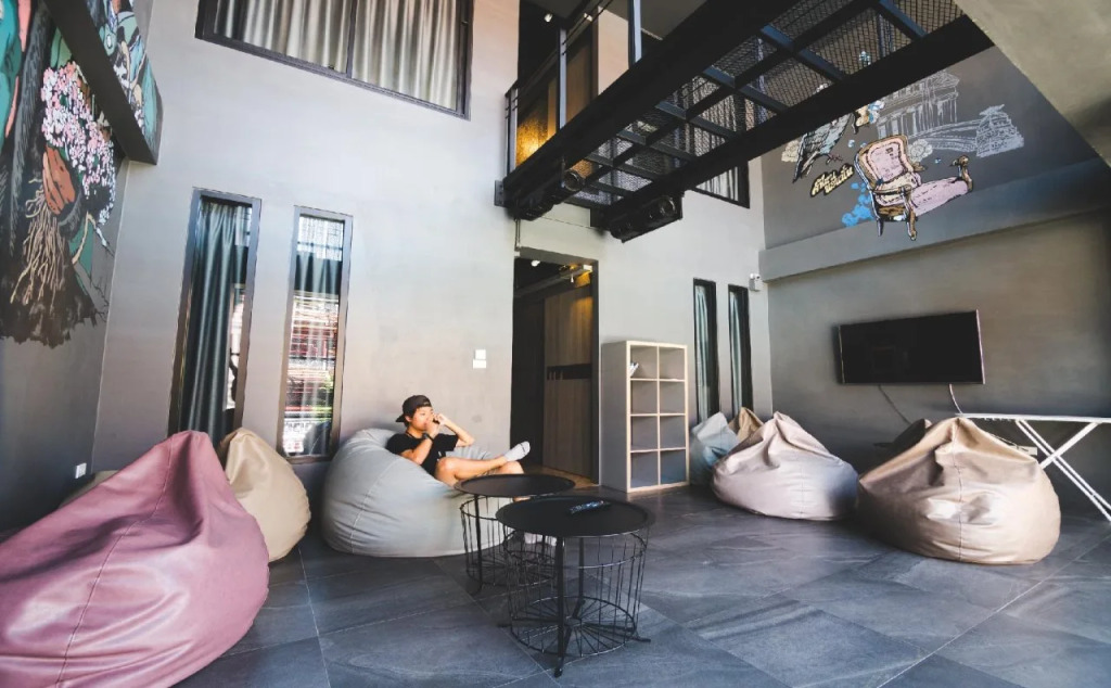 Issara by D Hostel