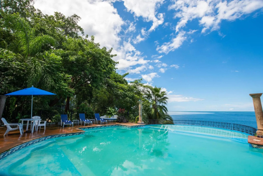 Mar Sereno Hotel & Suites