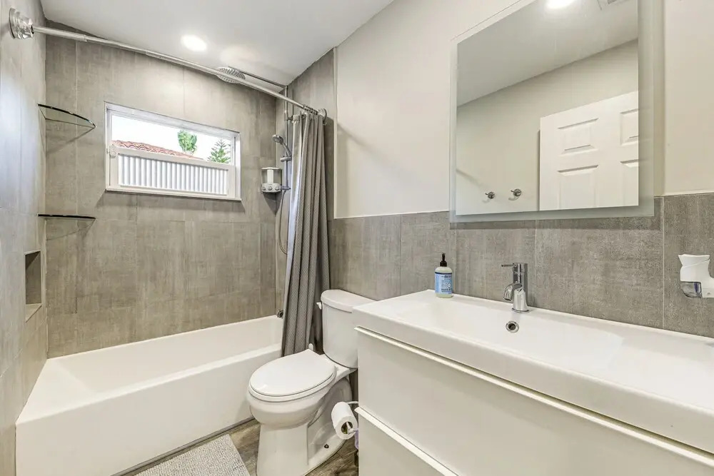 2 Mi to Deerfield Beach: Home w/ Outdoor Oasis!