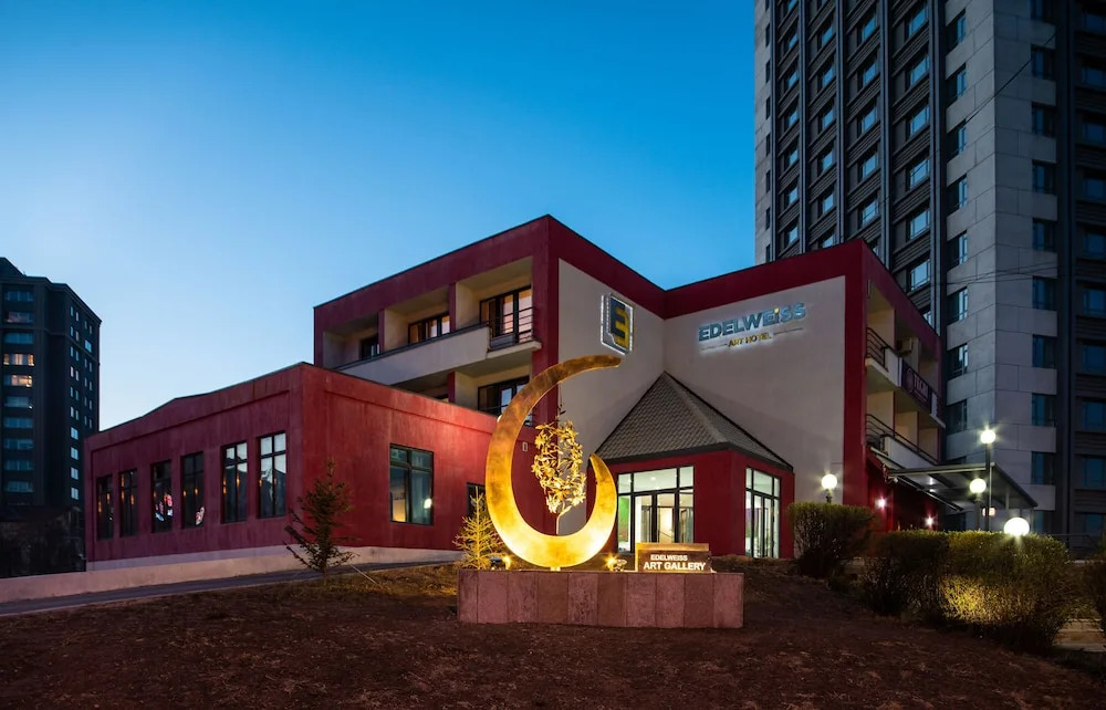 Edelweiss Art Hotel