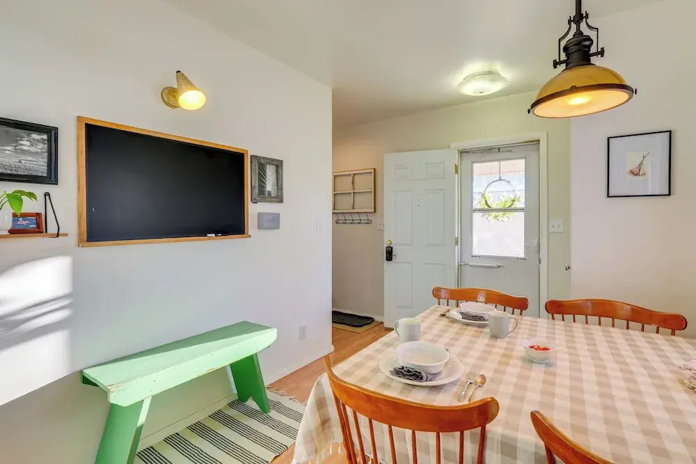 Patio, Grill & Outdoor Dining: Conrad Home!